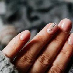 Paznokcie na których nie widać odrostu: Sekrety idealnego manicure